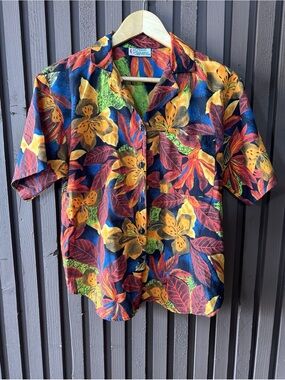 Vintage 1980s Hawaiian Shirt Size M Multicolor Floral Short Sleeve Vacation